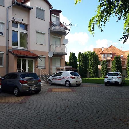 Katalin Apartman Hajduszoboszlo Exterior foto